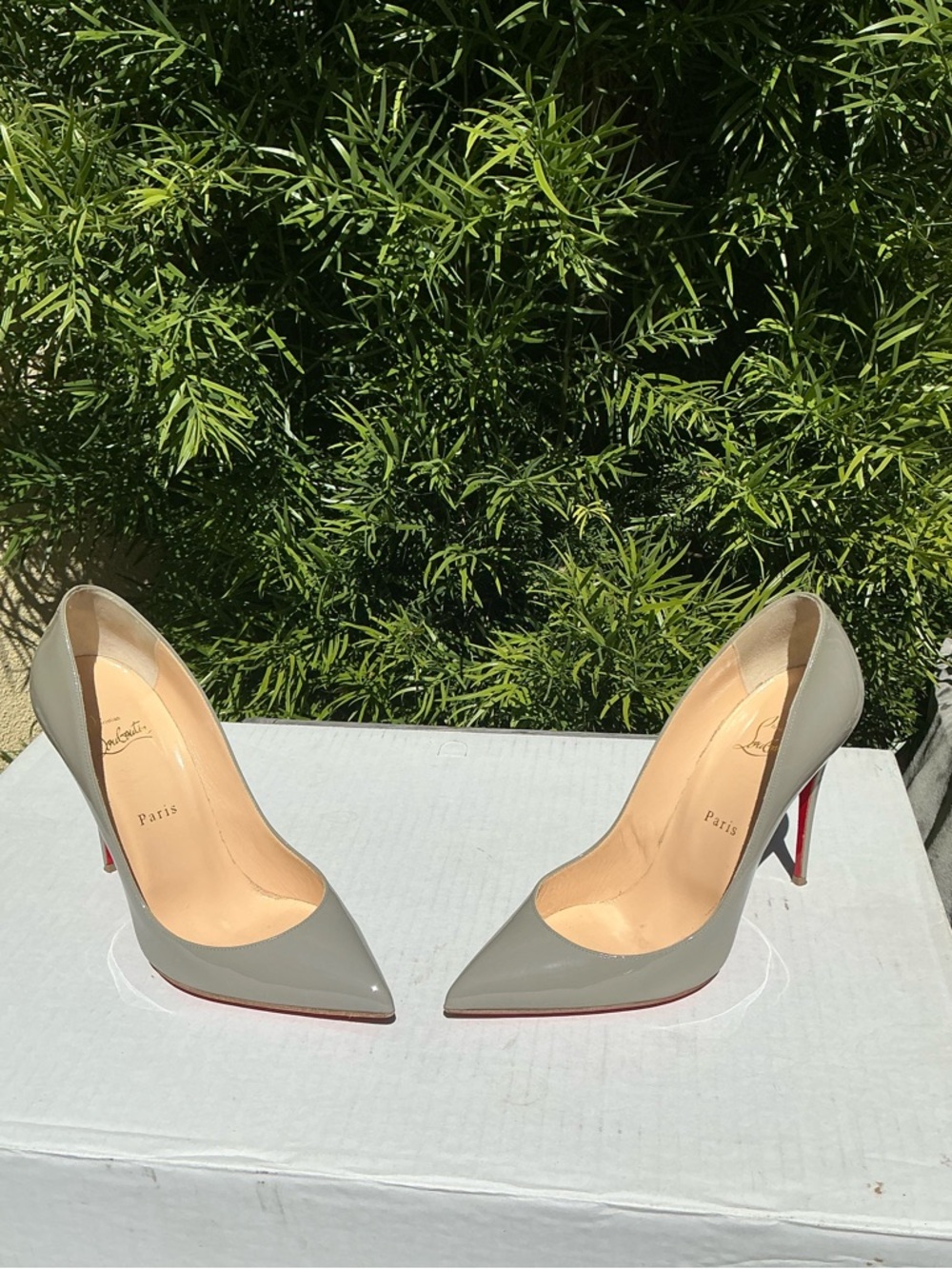 Christian Louboutin Pigalle Follies 100 sz 41. Gris Patent
